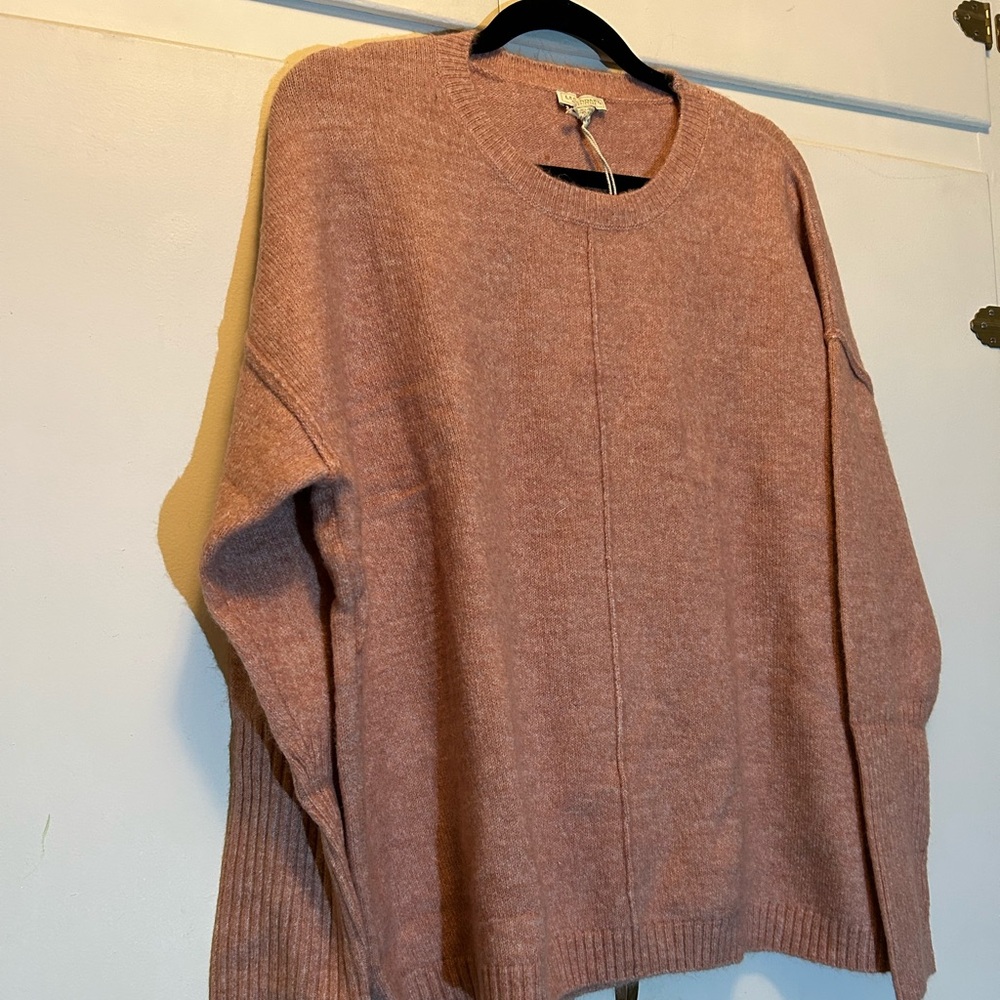 Legendary Outfitters Crewneck Sweater - Picture 4 of 9